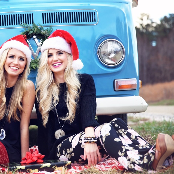 MEET UR POSHER - Picture 4 of 5